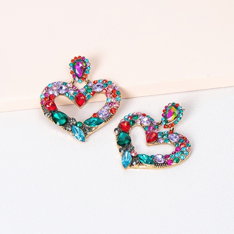 European and American heart-shaped diamond-studded earrings's discount tags