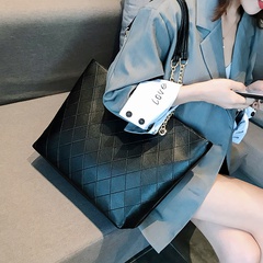 simple large-capacity handbag new trendy rhombus chain solid color shoulder bag