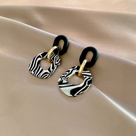 Boucles d'oreilles exagérées en acrylique à motif léopard géométrique à aiguilles argentées's discount tags