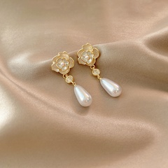 Korean version of simple flower earrings long pearl earrings