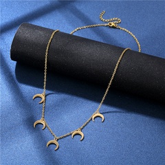 Collier de croissant de lune en acier inoxydable avec chaîne de clavicule avec pendentif lune européen et américain