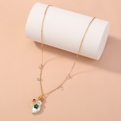 Europäische und amerikanische einfache, speziell geformte Perlenkette mit mehrfarbigen Natursteinanhängern