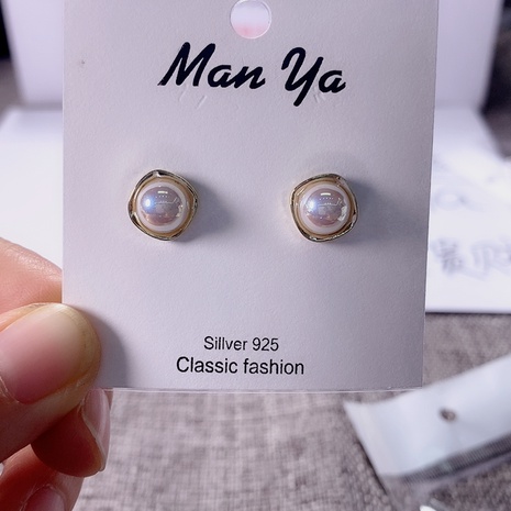 Pendientes de circonita con adorno de metal perla preciosa simple pendiente de perno prisionero's discount tags