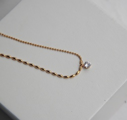 Korean fashion flashing diamond titanium steel 18K gold plated claw necklace wholesale