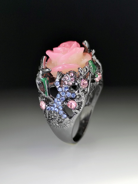 Peony Flower Tree Vine Natural Stone Lizard Black Gold Ring's discount tags