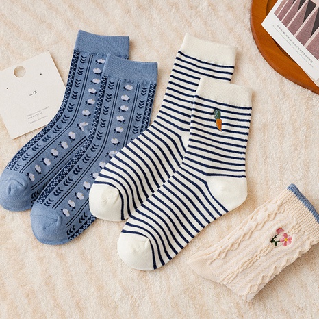 Modesocken blau gestreift mittlere Schlauchstickerei kleine florale Socken aus gekämmter Baumwolle's discount tags