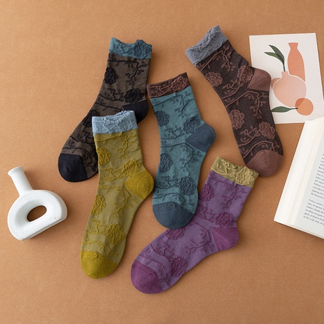 Retro dunkelschwarze Spitze Kontrastfarbe Socken weibliche Baumwoll-Mittelrohr-Baumwollsocken's discount tags