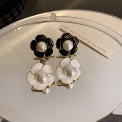 Korean new pearl niche light luxury fashion simple camellia earrings