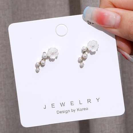 Exquisite white flower shape earrings wholesale's discount tags