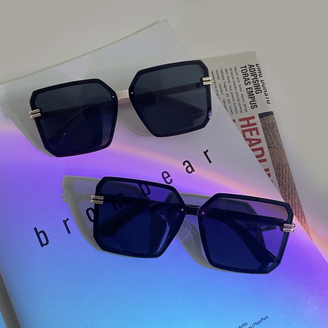 monture carrée raccords métalliques rivets mode lunettes de soleil femmes lunettes de soleil hommes's discount tags