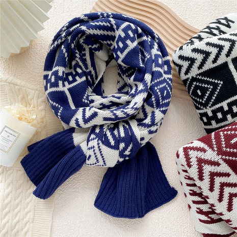 Double-sided two-color autumn and winter warm knit scarf's discount tags