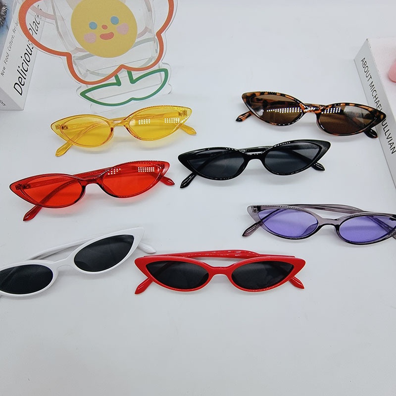 European and American retro triangle cat eye small frame sunglasses hip hop glasses