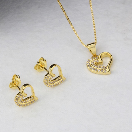 Conjunto simple de collar en forma de corazón de circonio con incrustaciones de cobre Pendientes con colgante de corazón chapado en oro's discount tags