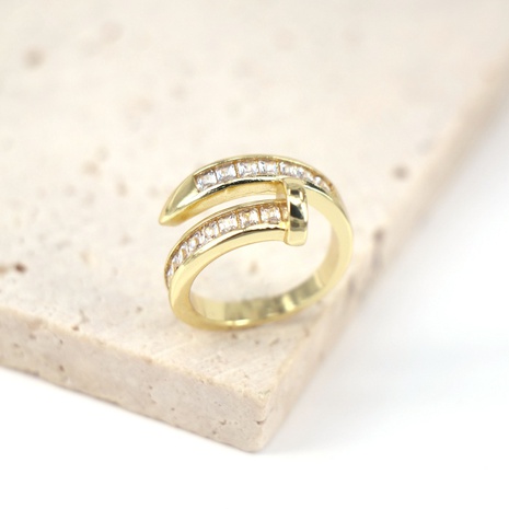 Europäische und amerikanische Mode geometrischer Ring aus 18 Karat Gold mit Kupfer-Mikro-Intarsien-Zirkonring's discount tags