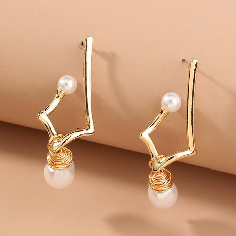 European and American fashion pearl hollow rhombus pendant earrings's discount tags