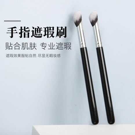 Fashion concealer brush round head makeup brush wholesale's discount tags