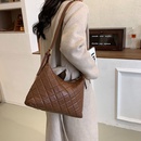 Autumn and winter solid color largecapacity rhombus messenger bagpicture7