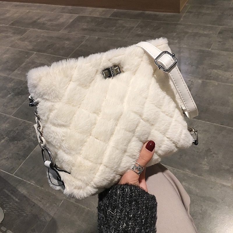 autumn and winter new style leopard plushchain plush oneshoulder messenger bag