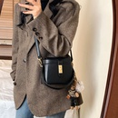 autumn and winter geometric oneshoulder messenger bagpicture8