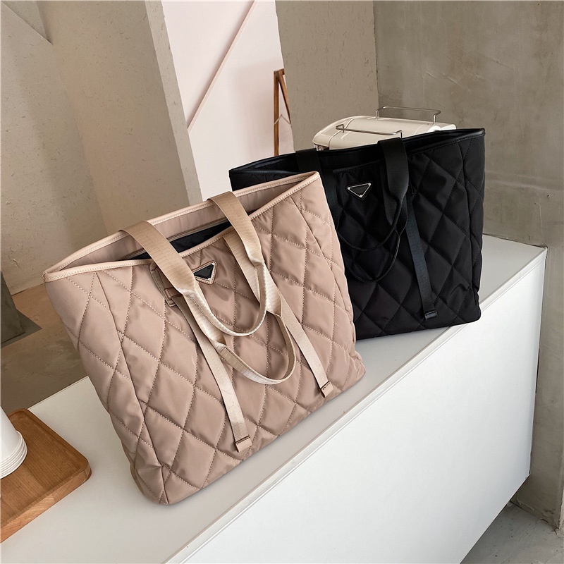 2021 autumn new largecapacity rhomboid portable tote bag female wholesale