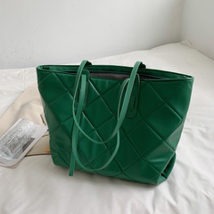 Folded shoulder bag 2021 new female fashion retro rhomboid large-capacity tote bag