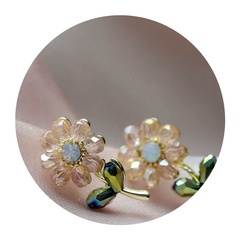Korea Fresh Crystal Flower Stud Earrings Creative Wild Petals Earrings