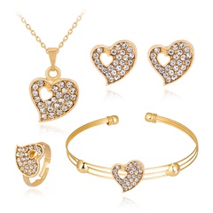 Conjunto de joyas de cristal con incrustaciones huecas de corazón retro Anillo Pulsera Collar Pendientes Joyería de cuatro piezas
