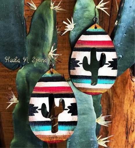 Boucles d'oreilles en cuir imprimées de cactus creux colorés de style occidental rétro's discount tags