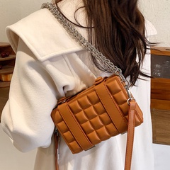 new fashion niche sense autumn and winter texture rhombus chain messenger bag