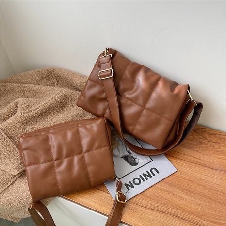 autumn and winter solid color messenger bag wholesale NHJZ517233's discount tags