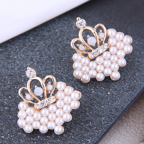 Korean fashion simple crown heart pearl earrings wholesale's discount tags