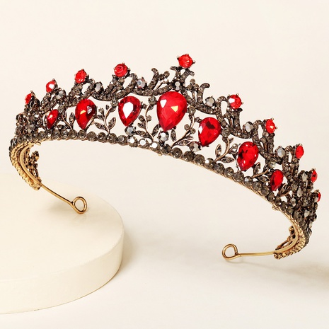 nouveau style rétro mariage alliage couronne cheveux accessoires rouge strass couronne de mariée's discount tags