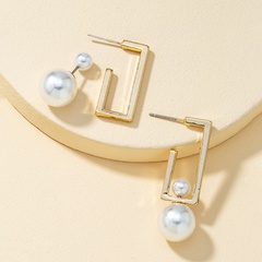 Rechteckige Ohrringe aus Retro-Perlen