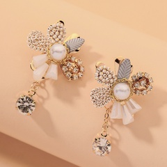diamond-studded pearl crystal flower earrings