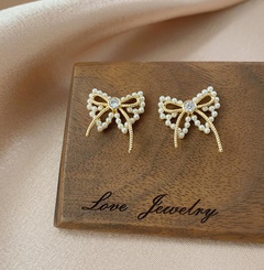 fashion bowknot imitation pearl earrings