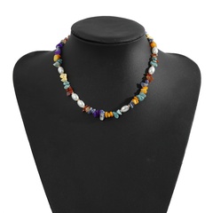 Geometrische Perlenkette aus ethnischem farbigem Stein