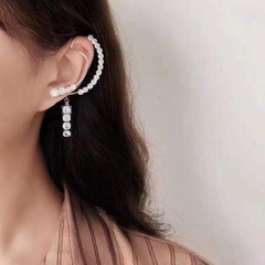 Fashion diamond-studded ear clip