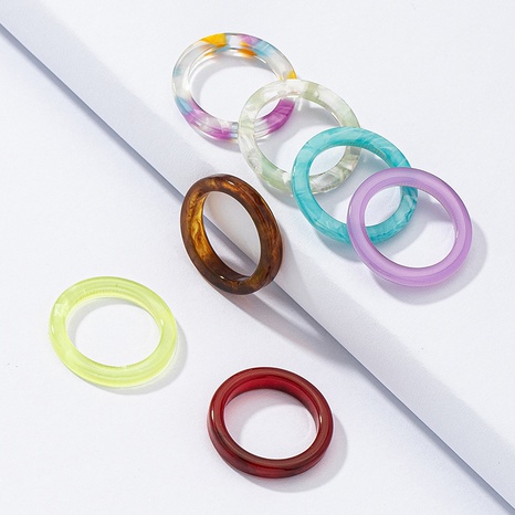 Al por mayor conjunto de anillos de resina de color de contraste de moda's discount tags
