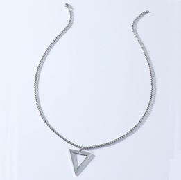 Einfache Halskette aus schwarzem Dreieck aus Titanstahlpicture13