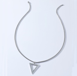 Einfache Halskette aus schwarzem Dreieck aus Titanstahlpicture17