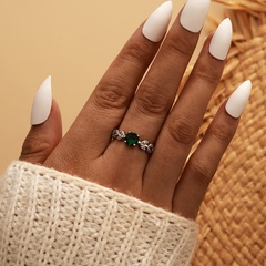 simple emerald retro diamond leaf ring