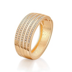 Fashion wide-sided hollow diamond-plated bracelet