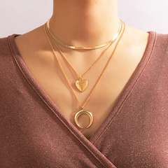 Nouveau pendentif d'amour de mode collier en forme de C de lune simple