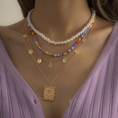 Collar bohemio de perlas en relieve multicapa