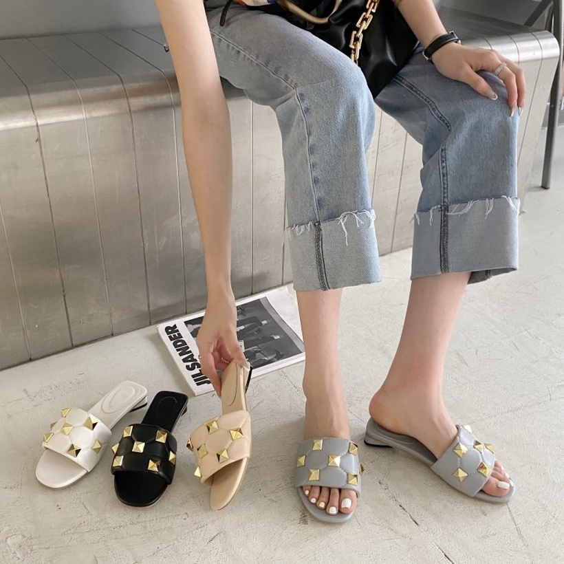 Korean rivet flat sandal NHHU339448