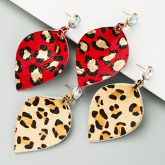 Strass-Ohrringe aus Leder mit Leopardenmuster
