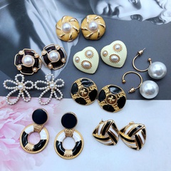Retro geometric drip glaze pearl alloy earrings wholesale