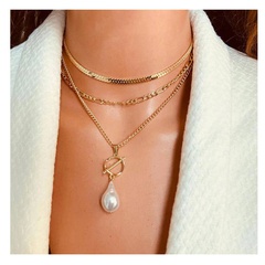 Collar de aleación de múltiples capas con cadena de perlas en forma de moda al por mayor