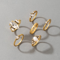 Modisches 6-teiliges Ringset aus vergoldetem Perlenstrass