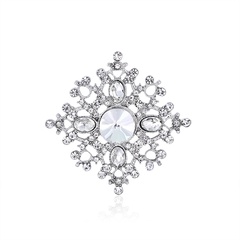 Simple alloy diamond-studded square brooch